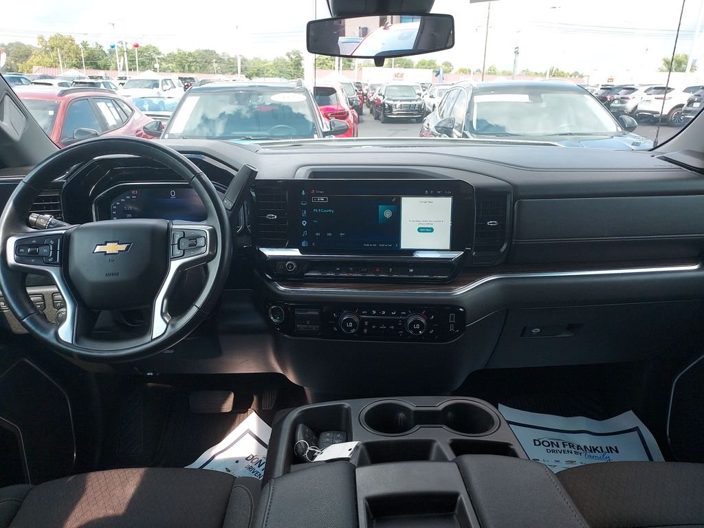 Used 2025 White Chevrolet LT image 15