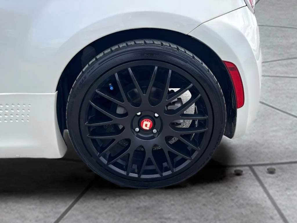 Used 2015 White FIAT Battery Electric image 20