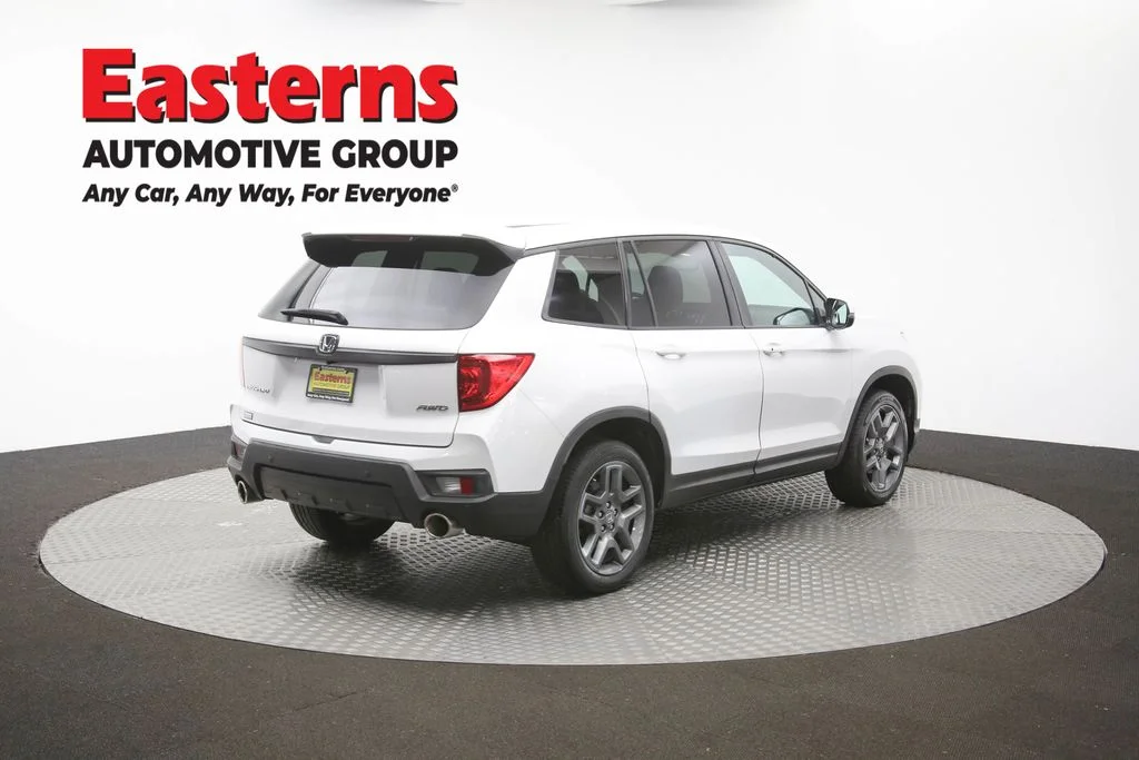 Used 2023 White Honda EX-L image 43