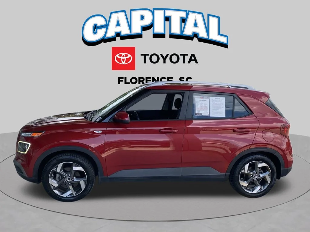 Used 2022 Red Hyundai Limited image 3