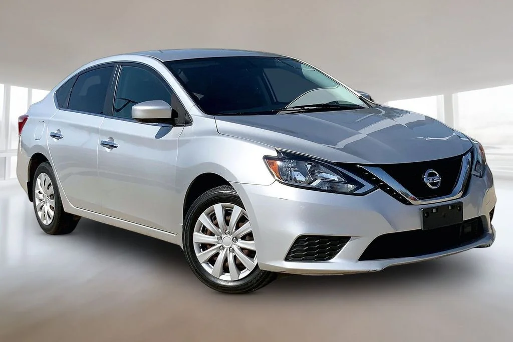 Used 2018 Brilliant Silver Metallic Nissan S image 11