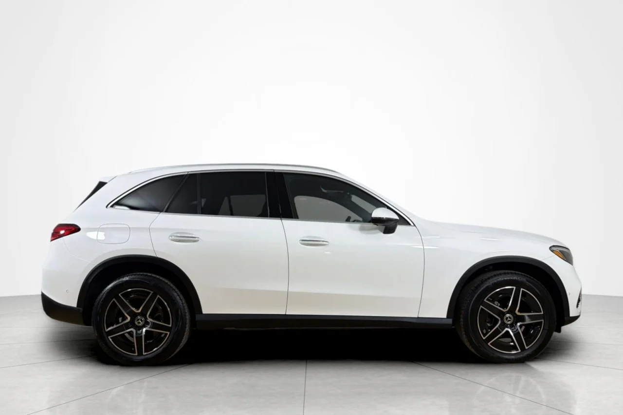 Used 2026 Polar White Mercedes-Benz GLC 300 image 6