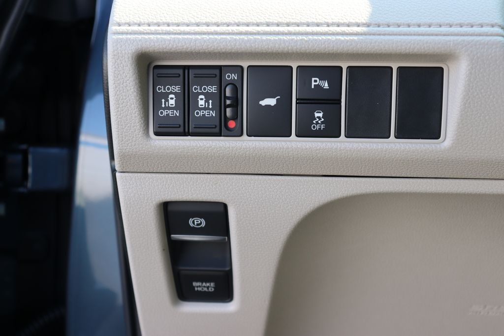 Used 2026 Gray Honda Touring image 32