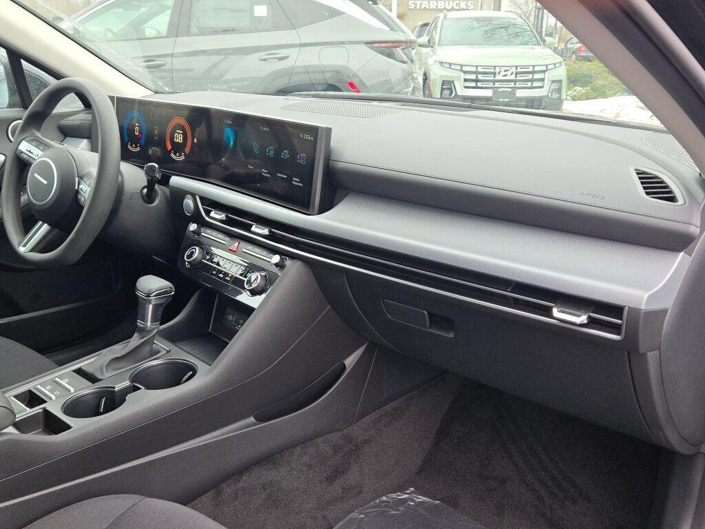 New 2026 Black Hyundai SE image 8