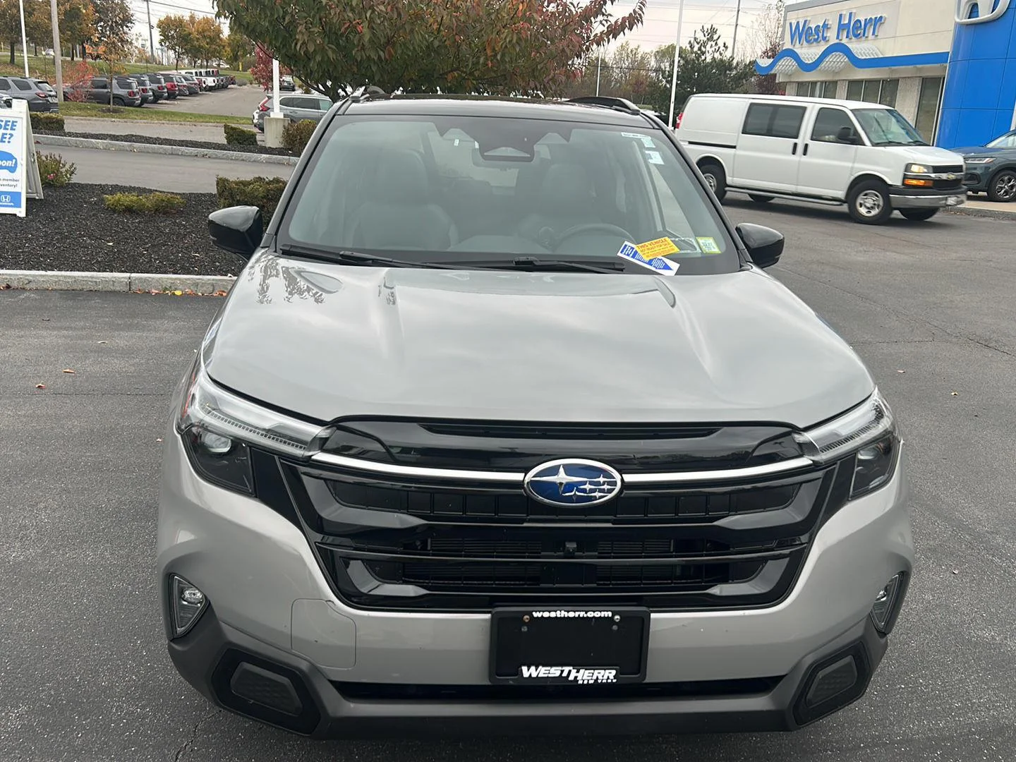 Used 2025  Subaru  image 2
