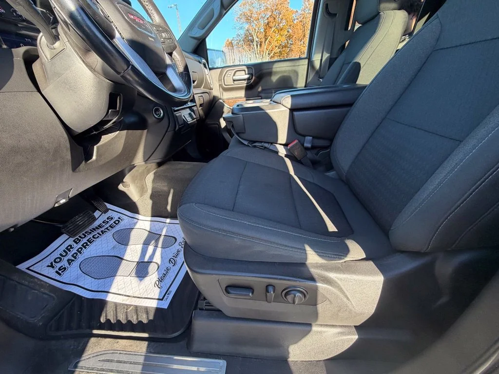 Used 2021 SUMMIT WHITE GMC Elevation image 10