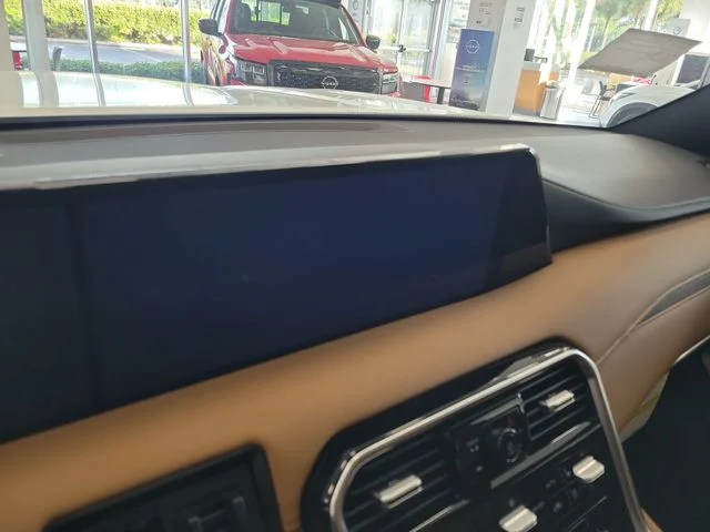 New 2026 Everest White TriCoat Nissan Platinum Reserve image 26