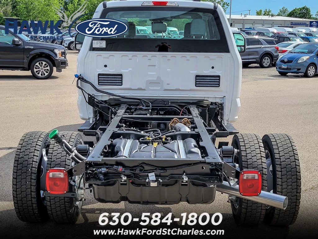 New 2026 Oxford White Ford F-450® XL image 4