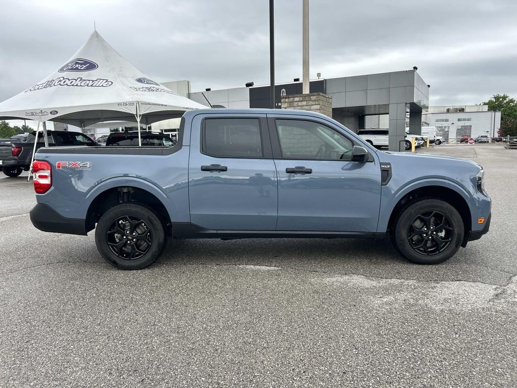 Used 2025 Azure Gray Metallic Ford XLT image 3