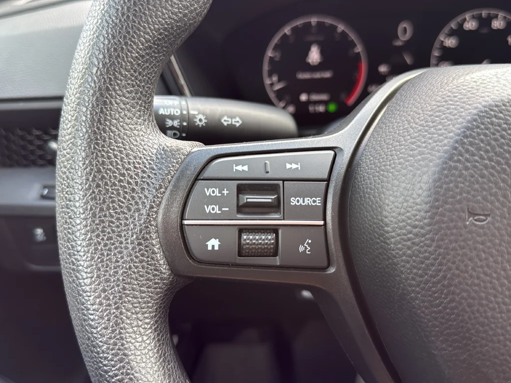 Used 2023  Honda LX image 34