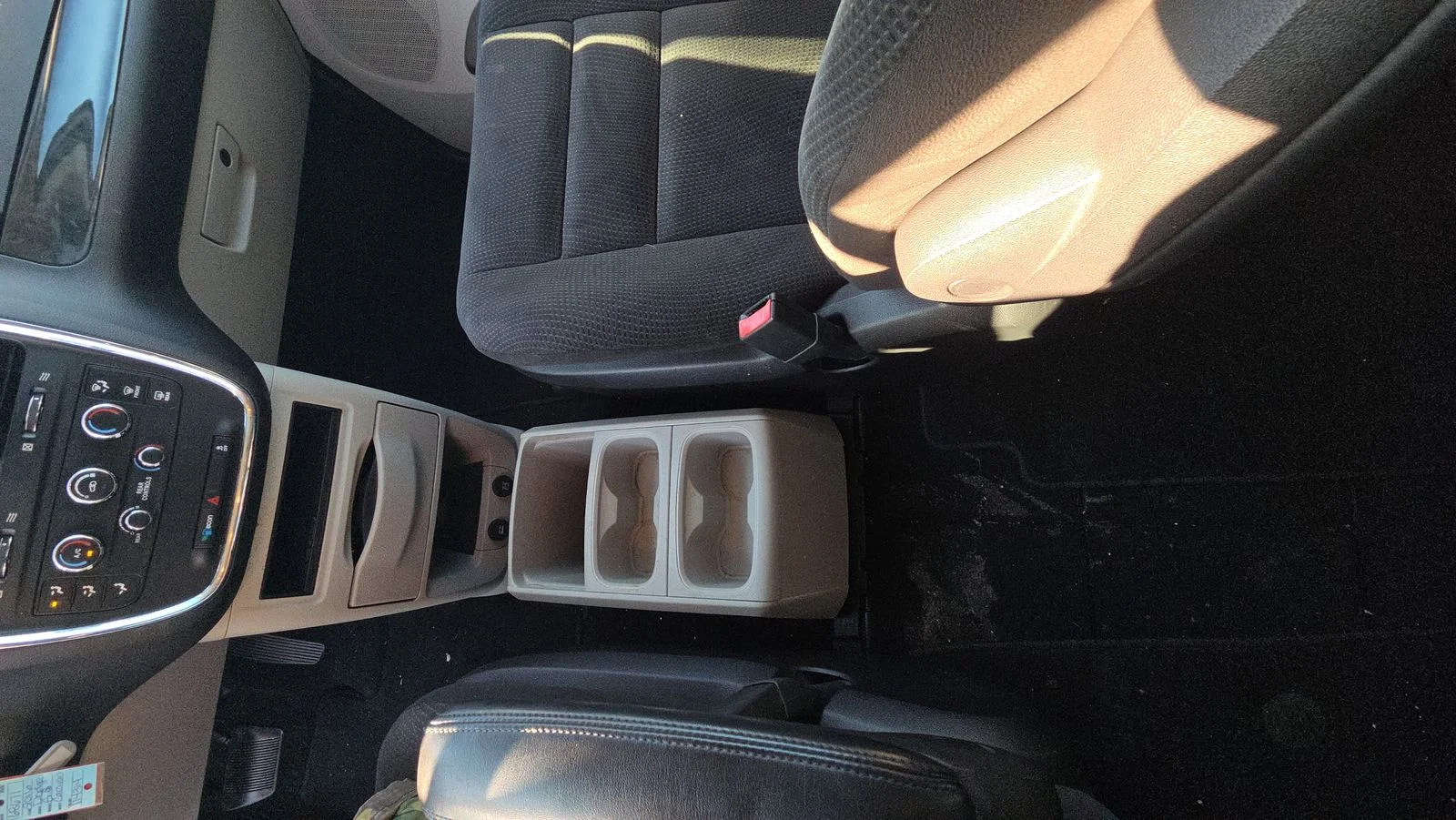 Used 2016 Blue Dodge SE image 30