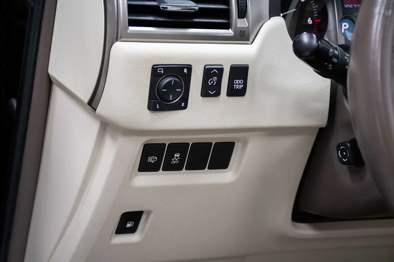 Used 2018 Black Onyx Lexus Premium image 14