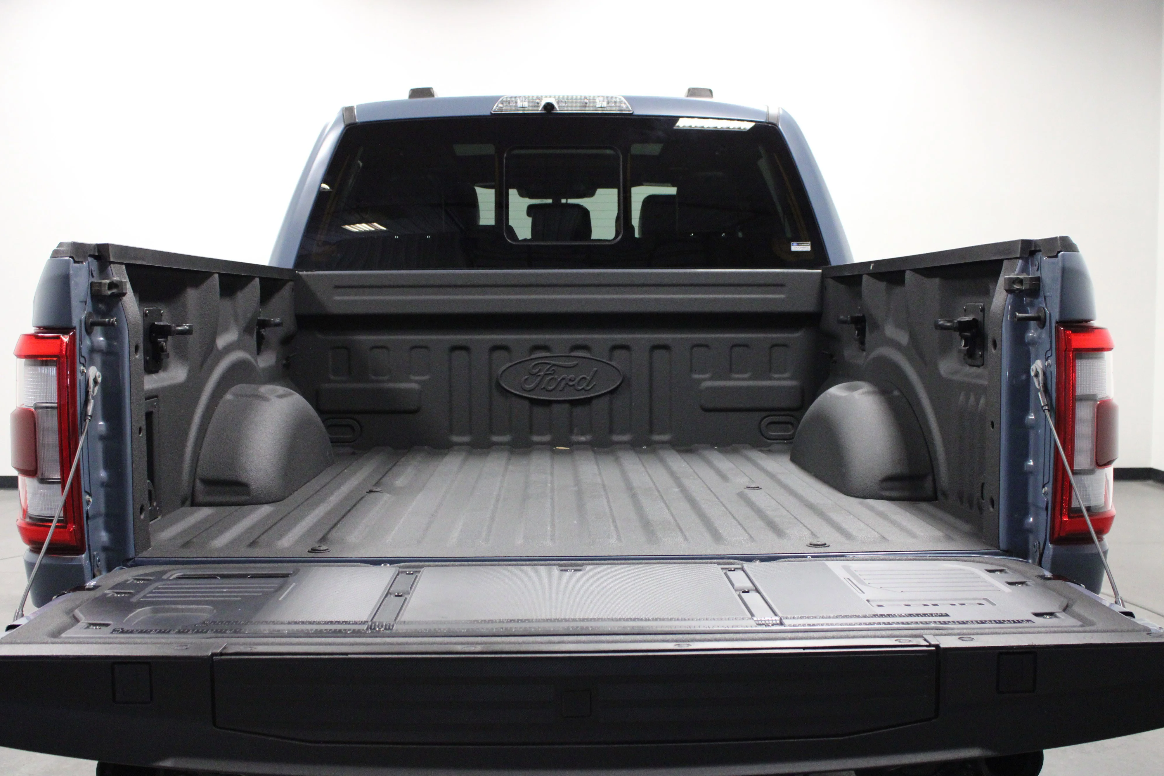 Used 2023 Azure Gray Metallic Ford Raptor image 14