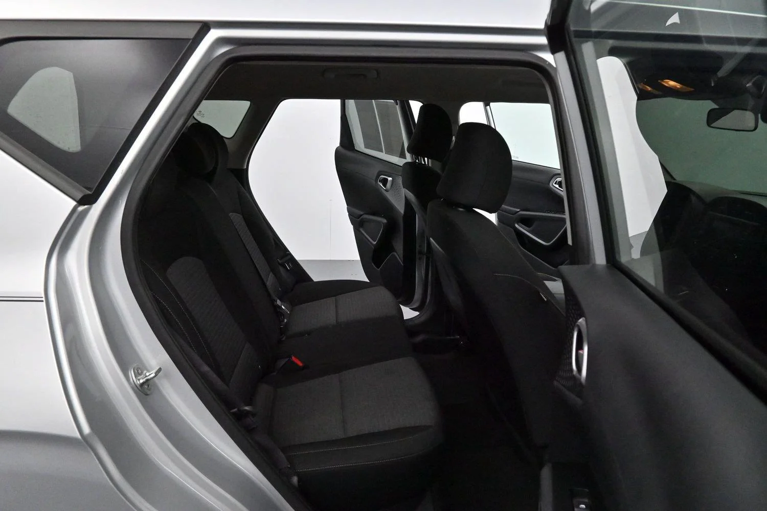 Used 2020 Sparkling Silver Kia S image 26