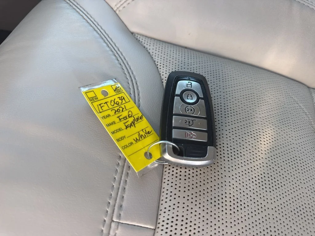 Used 2021 White Ford Platinum image 41