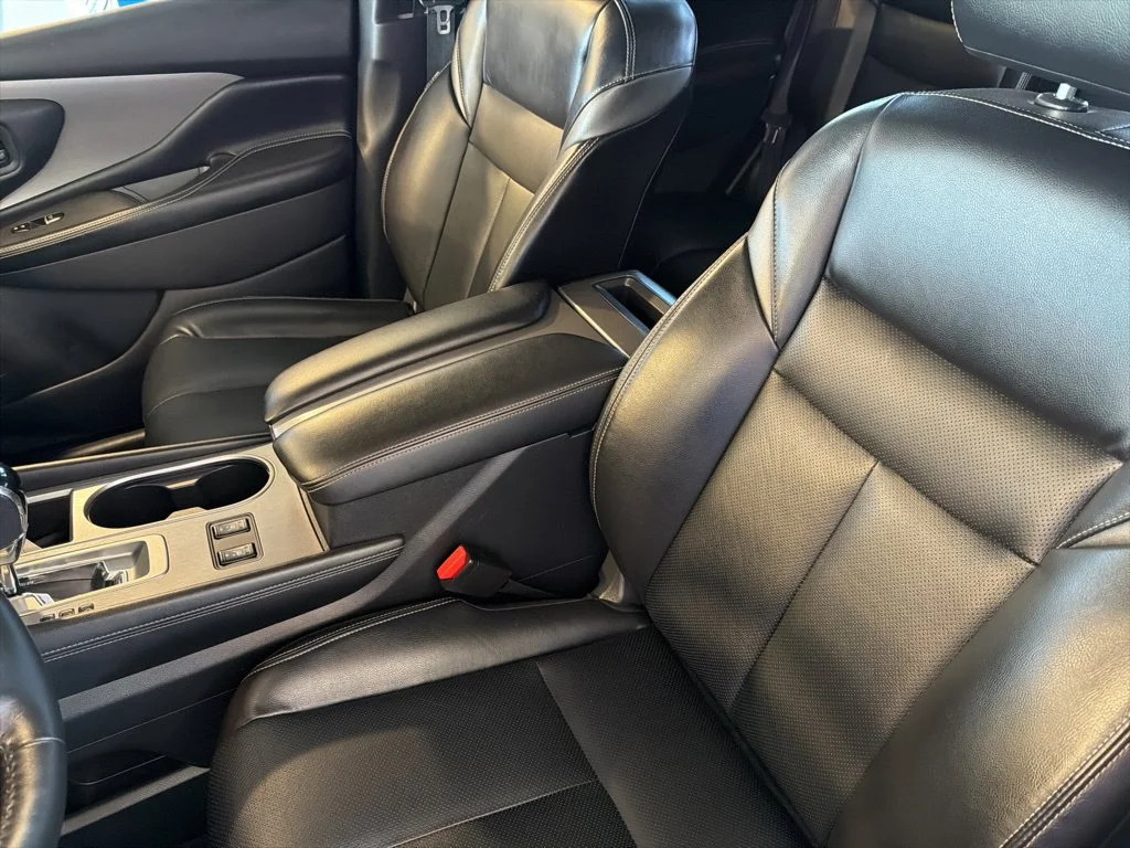 Used 2023 Black Nissan SL image 9