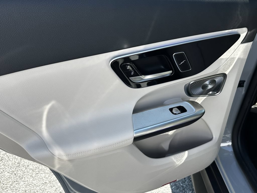 New 2027 MANUFAKTUR Alpine Grey Mercedes-Benz GLC 350e image 61