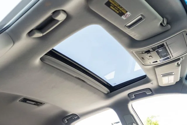Used 2018 Atomic Silver Lexus 350 image 14