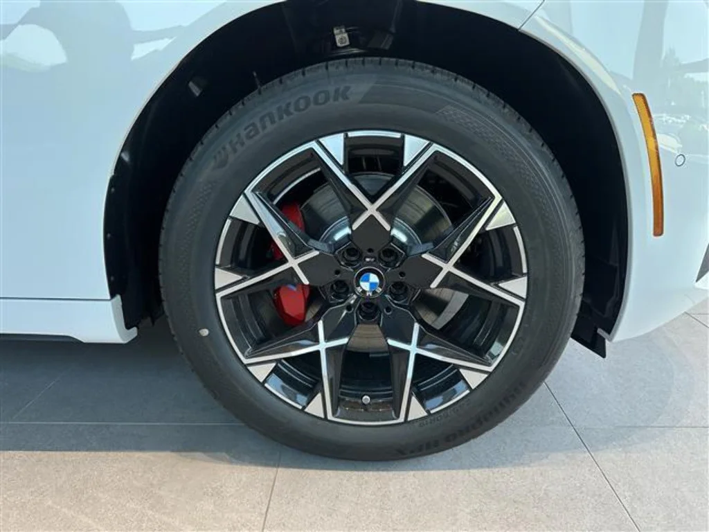 New 2026 Alpine White BMW 30 xDrive image 8