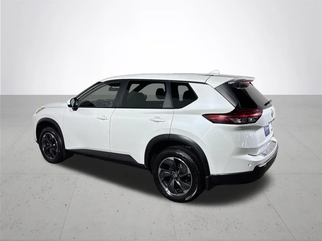 Used 2024 White Nissan SV image 8