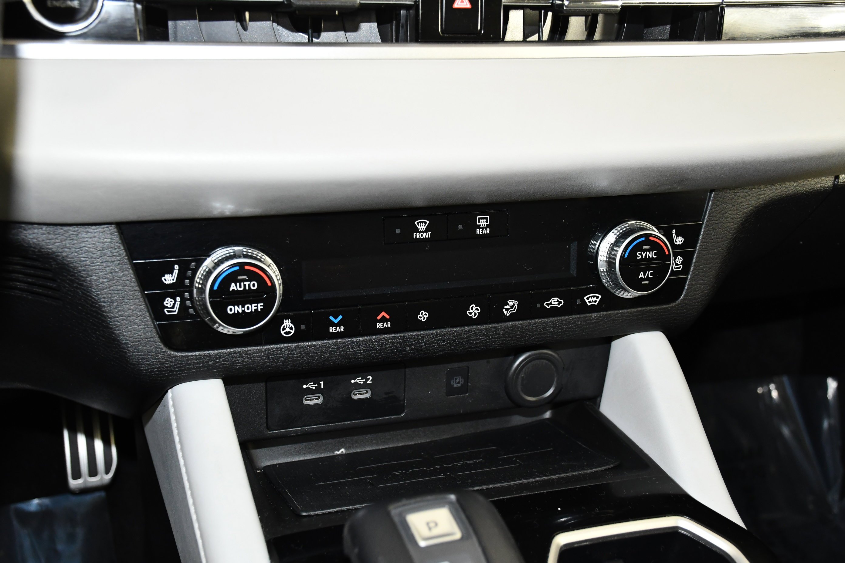 Certified Used 2025 Gray Mitsubishi SEL image 29