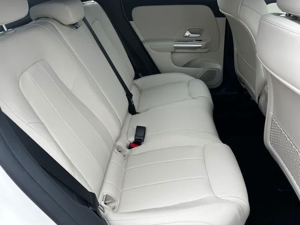New 2026 Polar White Mercedes-Benz GLA 250 image 22