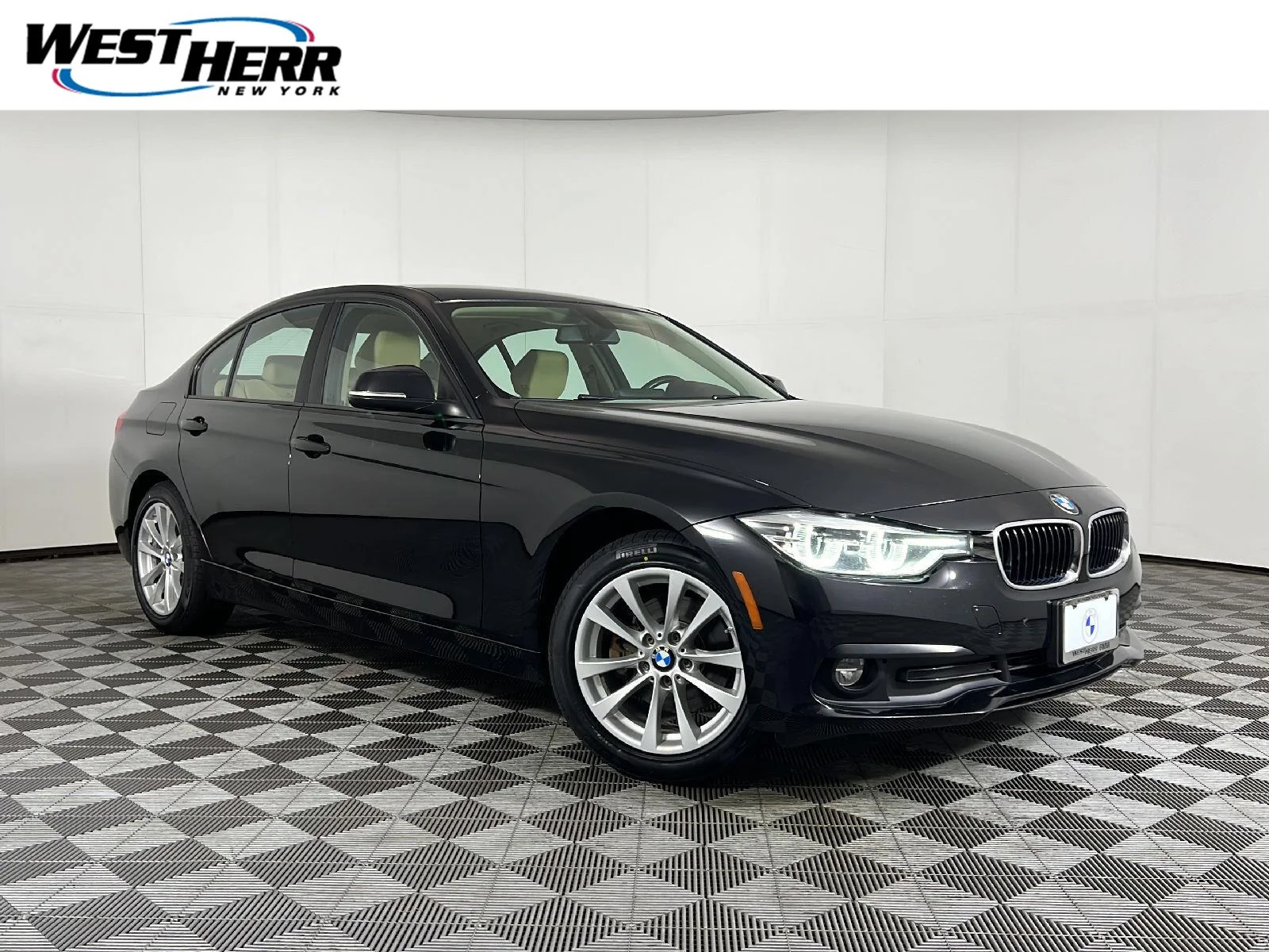 Used 2018 Jet Black BMW 320i xDrive image 1