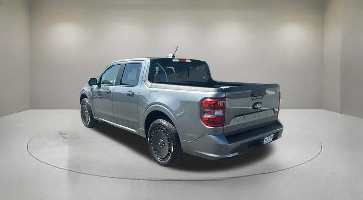 New 2025 Carbonized Gray Metallic Ford Lobo™ image 2
