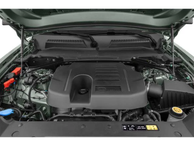 Used 2022  Land Rover S image 15