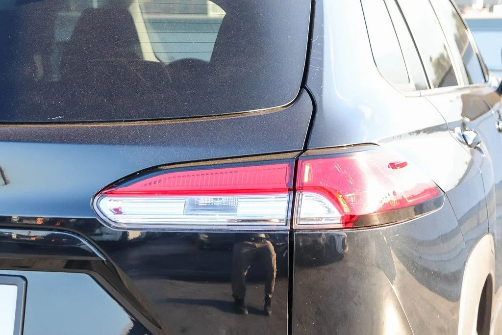 Used 2022 Black Toyota LE image 10