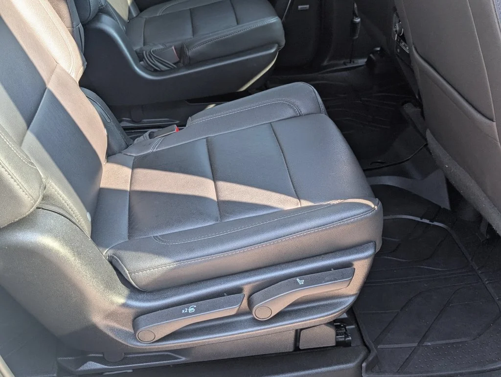 Certified Used 2023 White Chevrolet Z71 image 42
