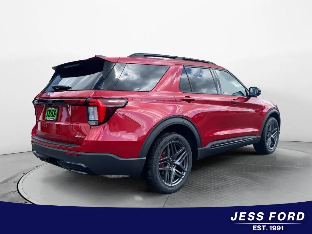 New 2026 Rapid Red Metallic Tinted Clearcoat Ford ST-Line image 5