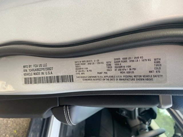 Used 2023 Silver Jeep Limited image 24