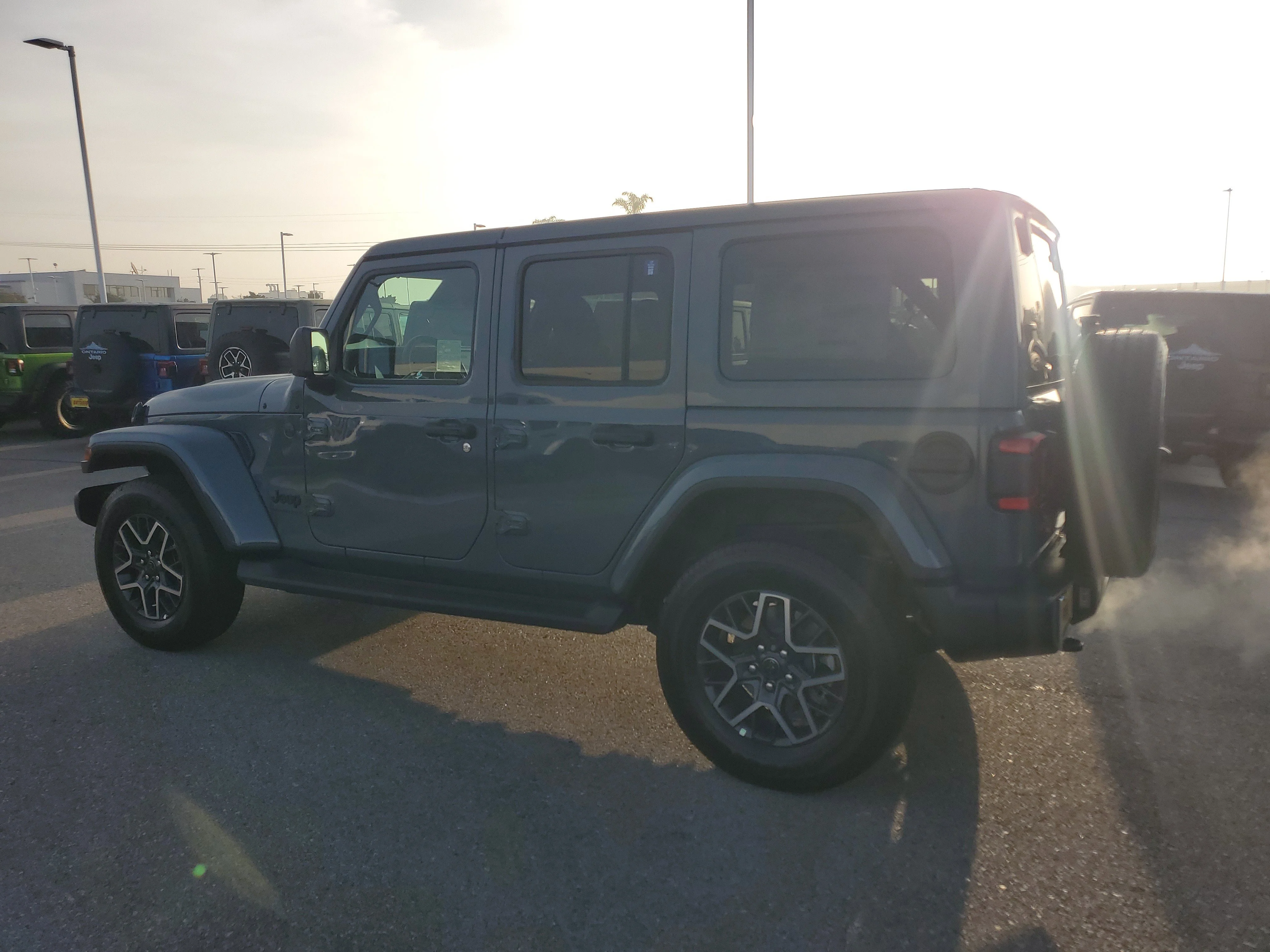 New 2026 Anvil Clear-Coat Exterior Paint Jeep Sahara image 6