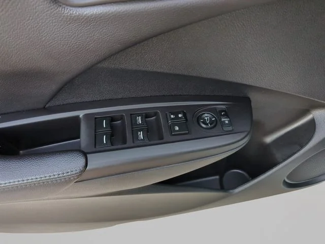 Used 2018 White Acura Technology Package image 18