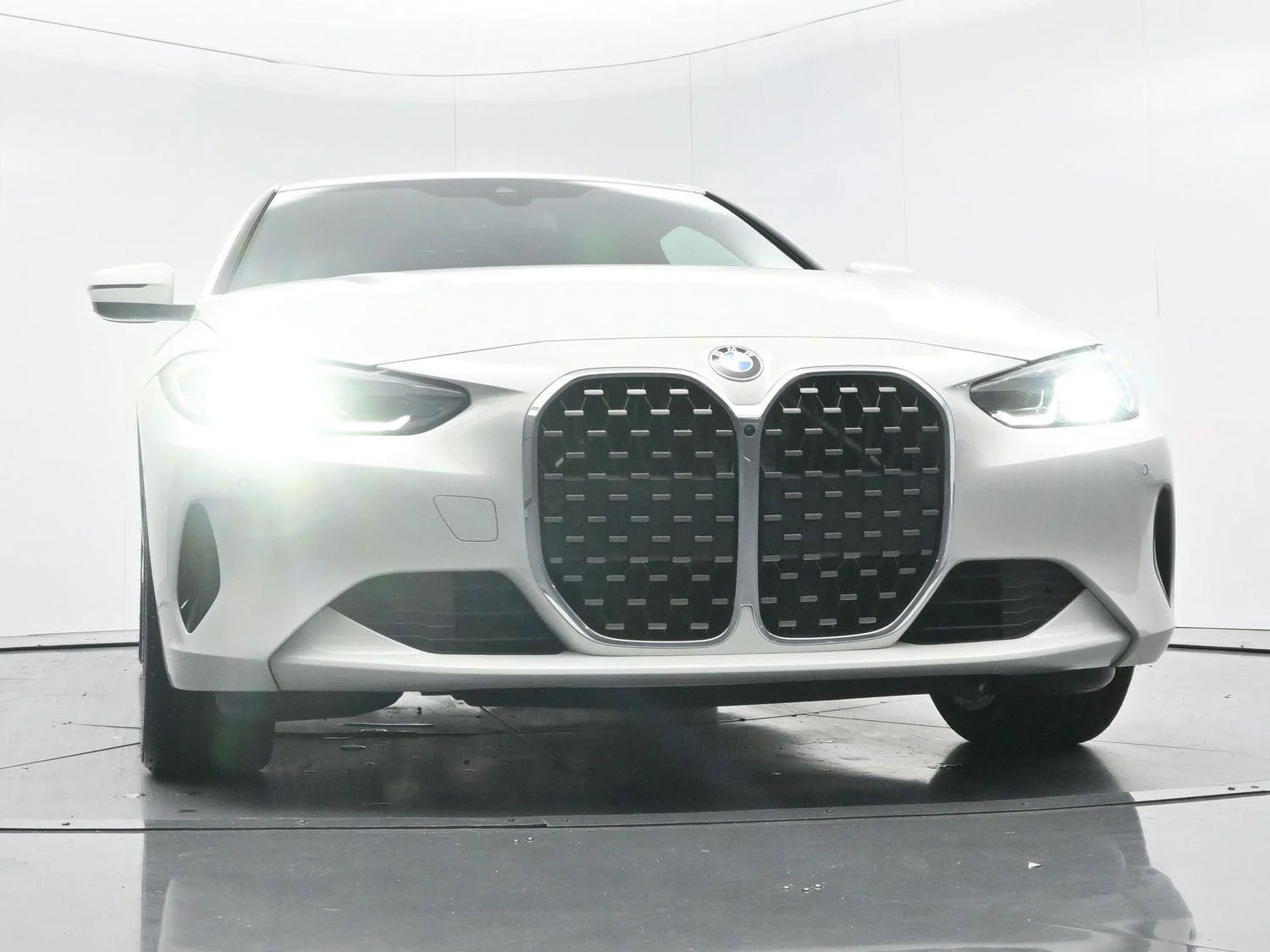 Used 2024 Alpine White BMW 430i xDrive image 43