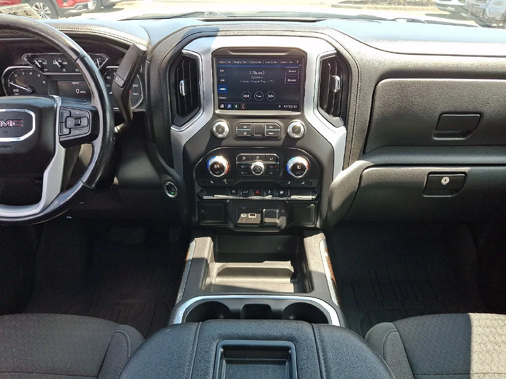 Used 2021 SUMMIT WHITE GMC Elevation image 12