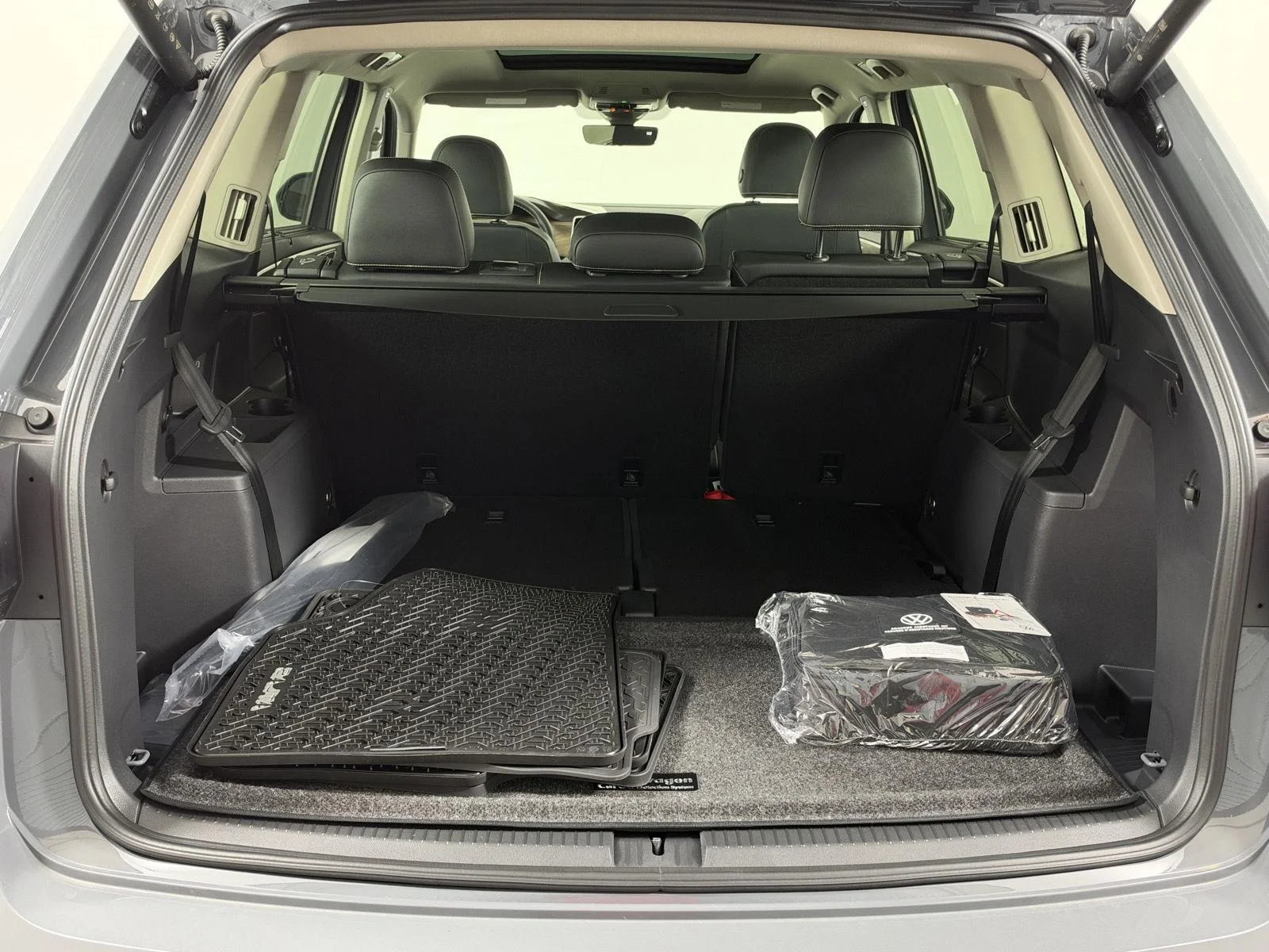 New 2026 Pure Gray Volkswagen 2.0T SE w/Technology image 19