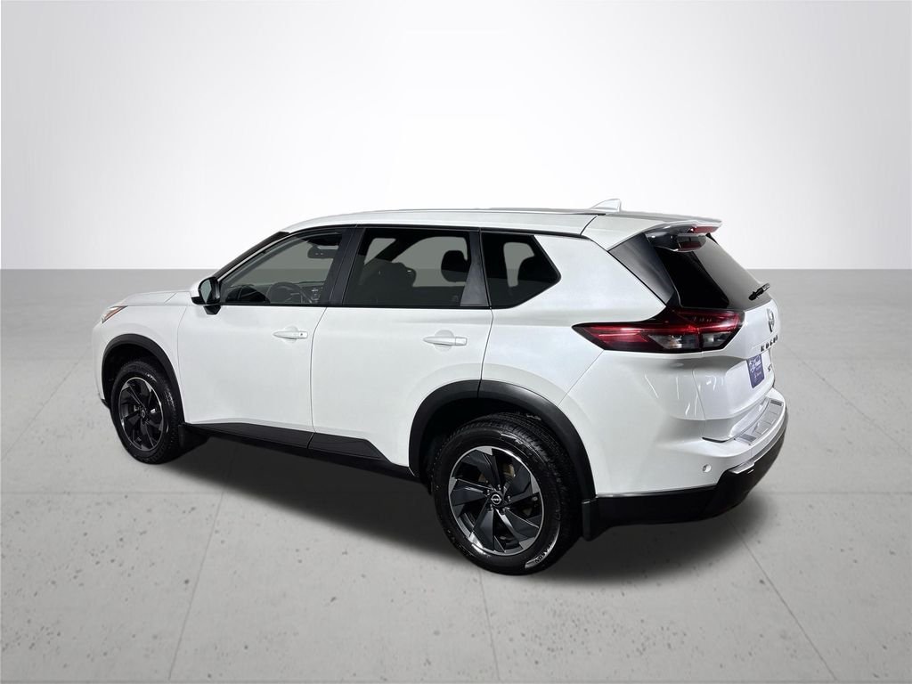 Used 2024 White Pearl Nissan SV image 8