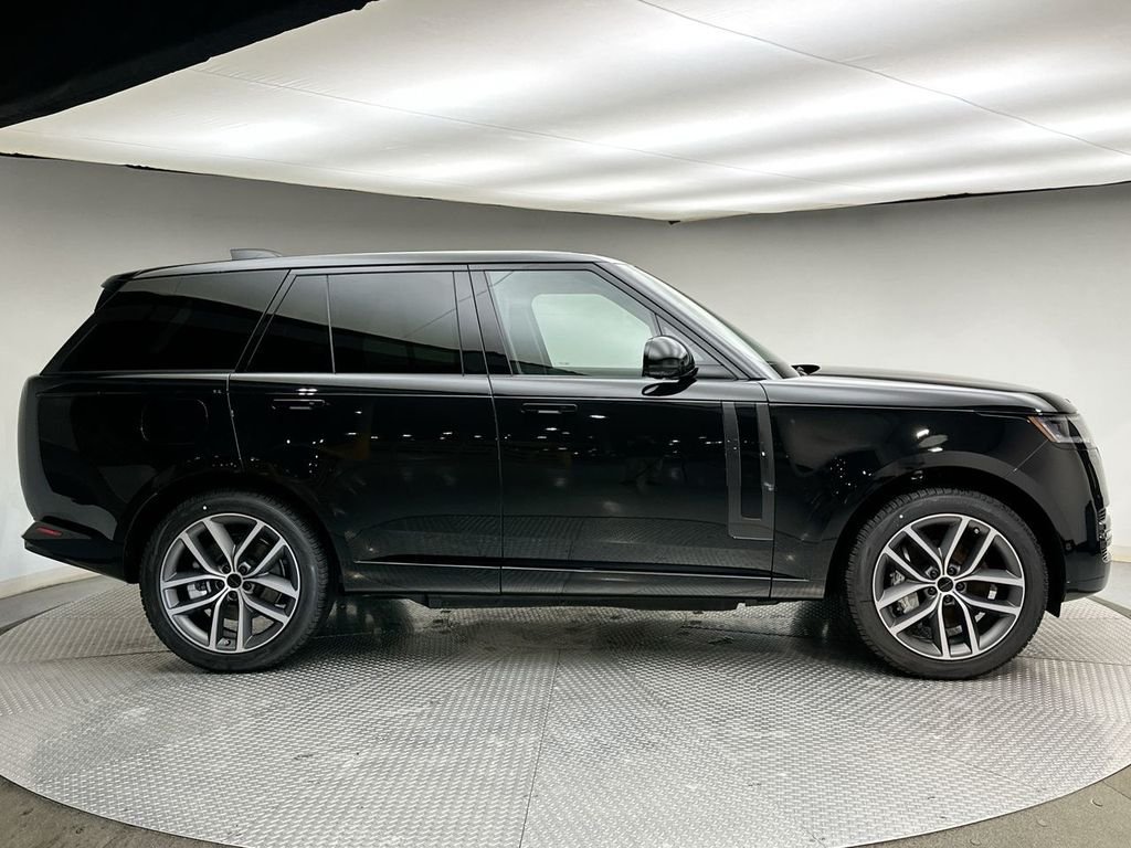 New 2026 Santorini Black Metallic Land Rover SE image 12