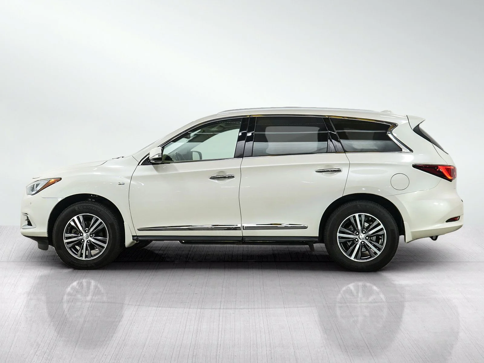 Used 2017 INFINITI QX60 Base with VIN 5N1DL0MM5HC541704 for sale in Burnsville, Minnesota