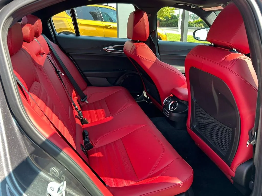 2025 Alfa Romeo Giulia Base - Photo 17