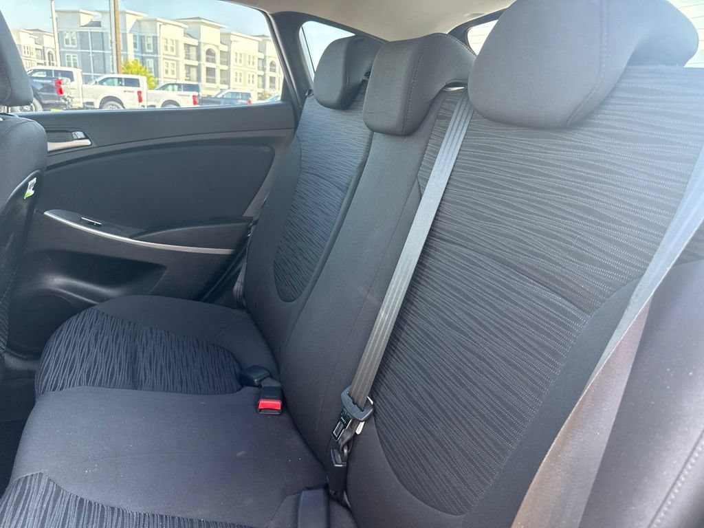 Used 2016 Ultra Black Pearl Hyundai SE image 21