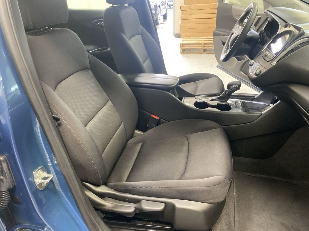 Used 2024 Lakeshore Blue Chevrolet LT image 36