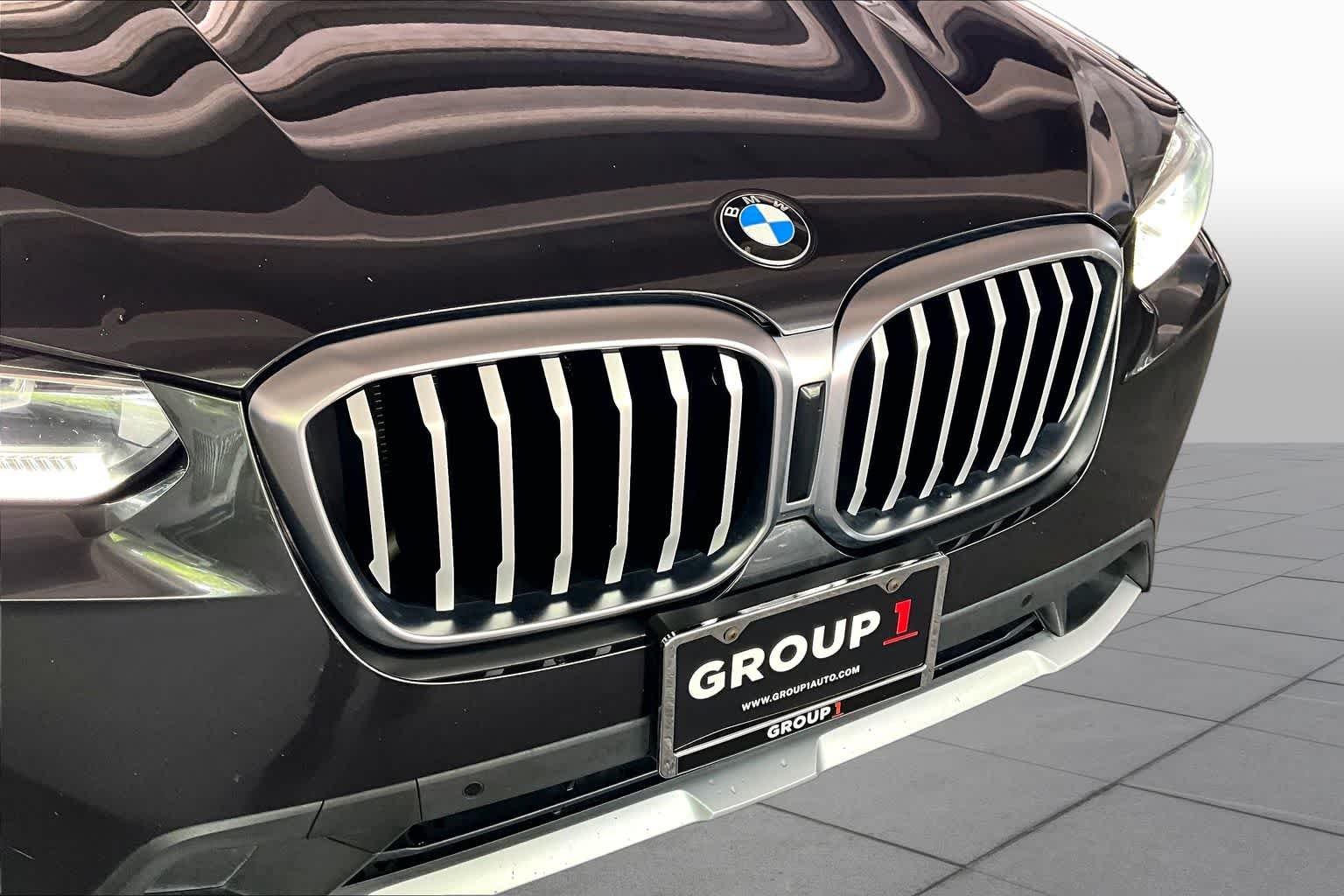 Used 2022 Jet Black BMW sDrive30i image 33