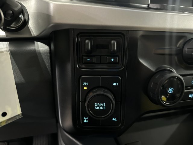 New 2027 White Ford XLT image 27