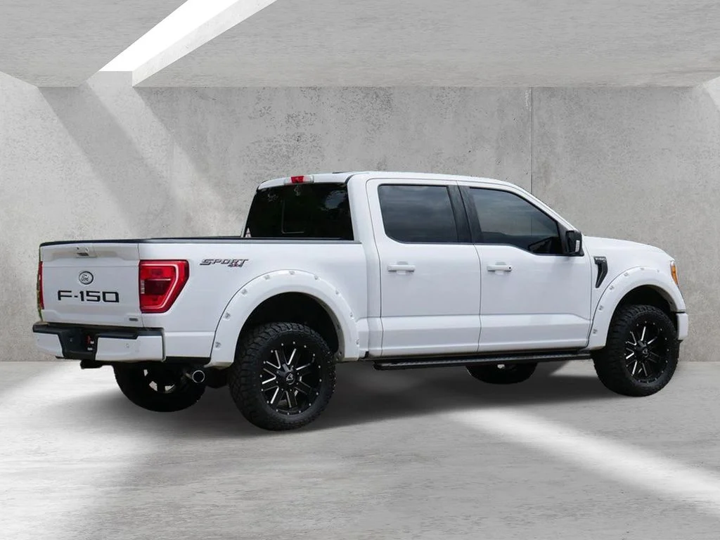 Used 2022 White Ford XLT image 3