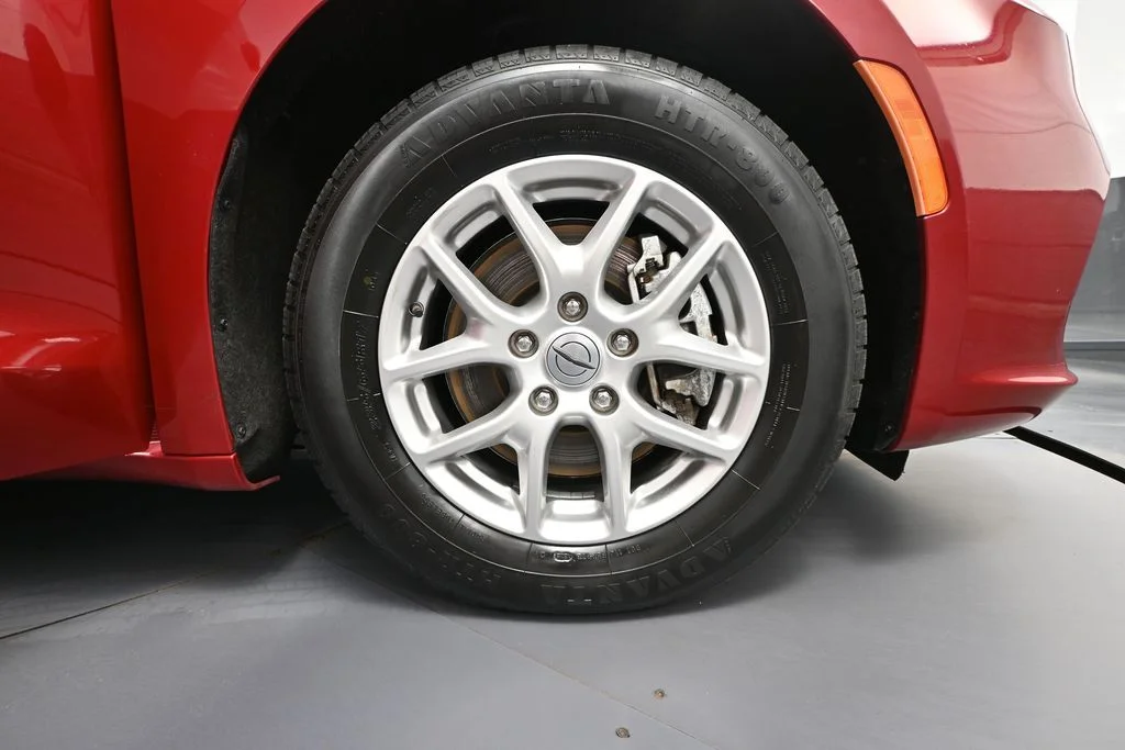 Used 2024 Red Chrysler Touring L image 15