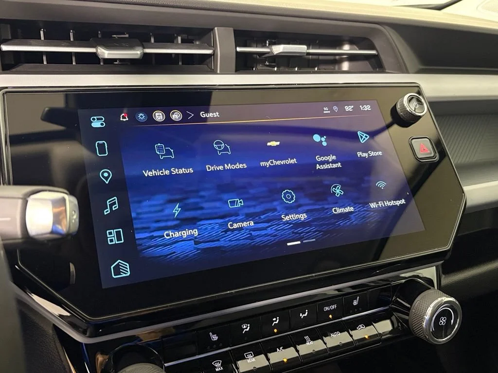 New 2027 Sterling Grey Metallic Chevrolet LT image 28