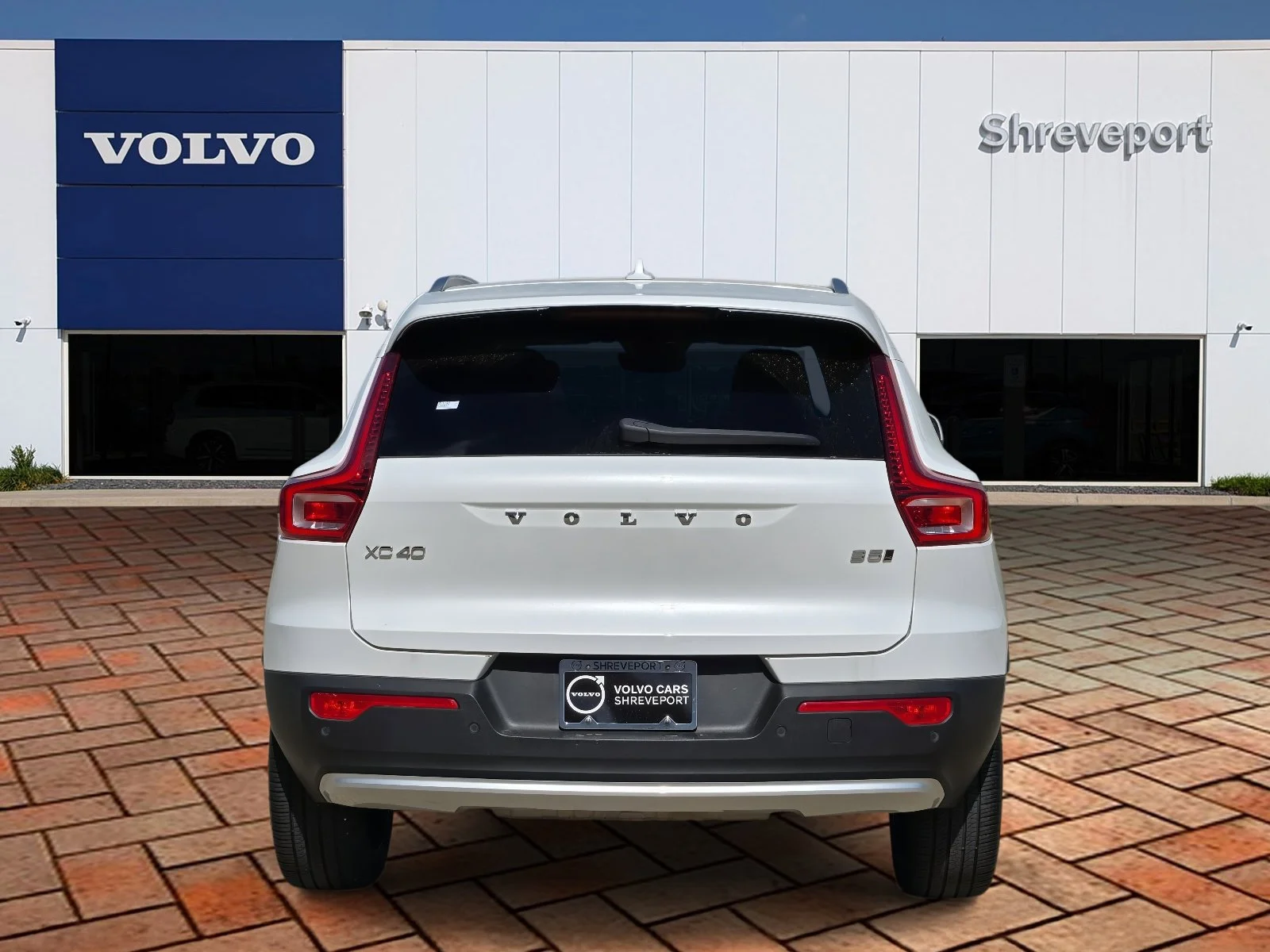 Used 2023 Crystal White Volvo Ultimate Bright Theme image 5